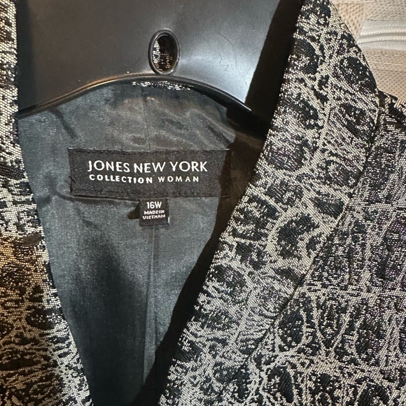 Jones New York Embossed Jacket - Picture 6 of 6